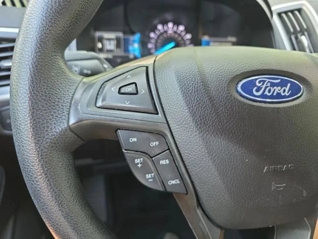 2022 Ford Edge SE - Photo 17