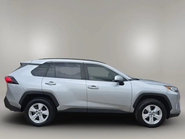 2019 Toyota RAV4 XLE - Photo 9