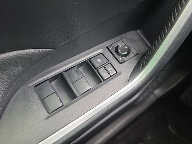 2019 Toyota RAV4 XLE - Photo 25