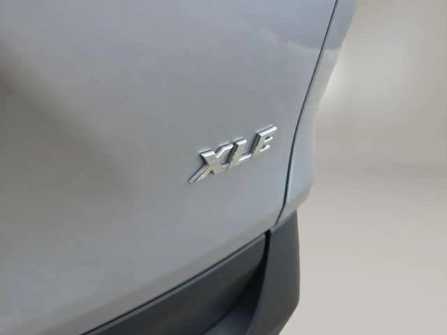 2019 Toyota RAV4 XLE - Photo 12