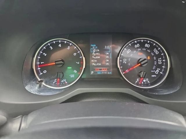 2019 Toyota RAV4 XLE - Photo 19