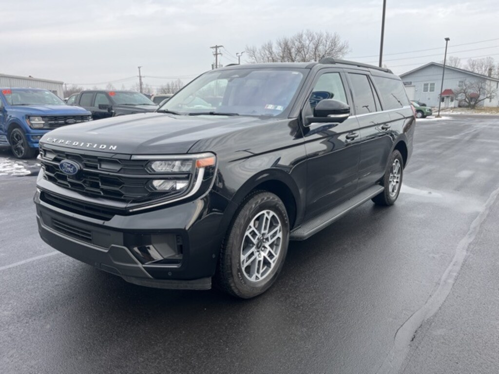 Used 2025 Ford Expedition Max Active SUV