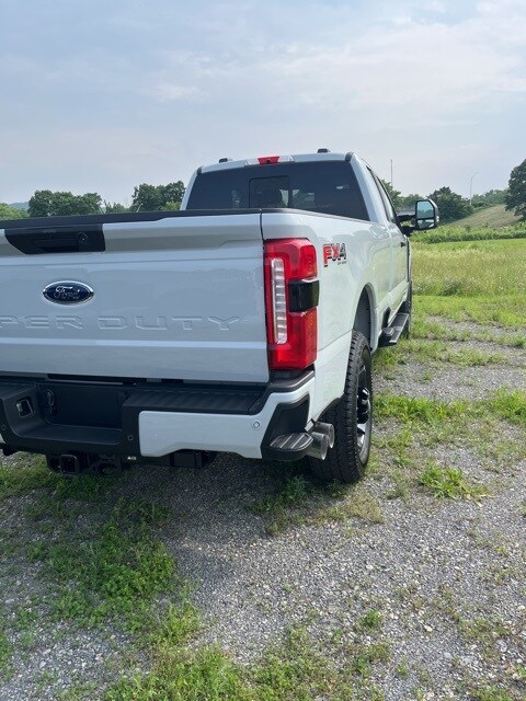 2025 Ford F-350 XLT photo 3