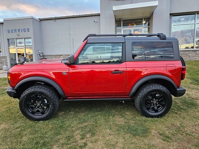 2024 Ford Bronco Black Diamond photo 2