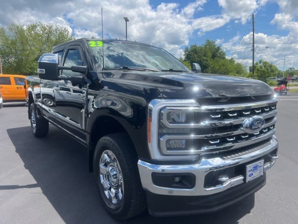Used 2023 Ford F-250 Lariat Crew Cab Truck