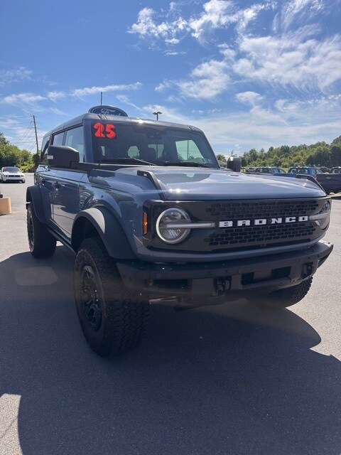 2025 Ford Bronco Badlands photo 3