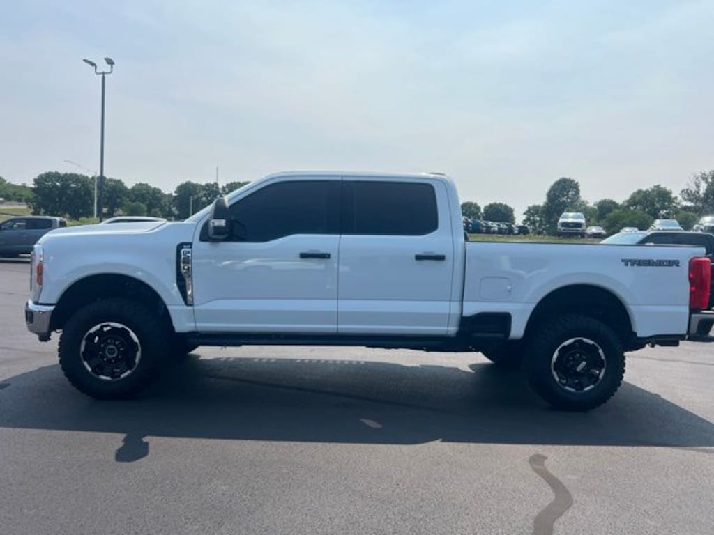 Used 2025 Ford F-250 XLT Crew Cab Truck