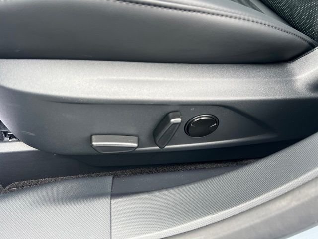 2025 Ford Mustang Mach-E Premium - Photo 24