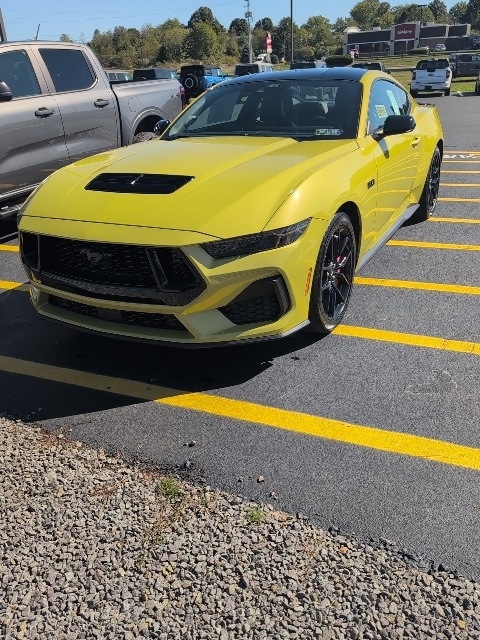 2025 Ford Mustang Coupe 