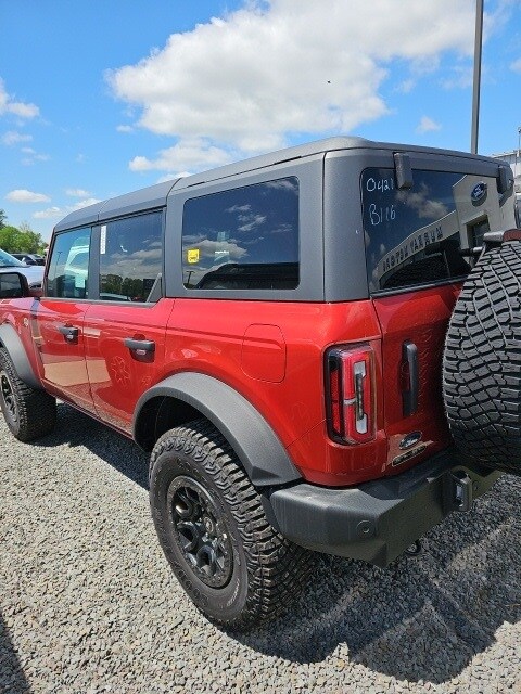 2024 Ford Bronco Wildtrak photo 2