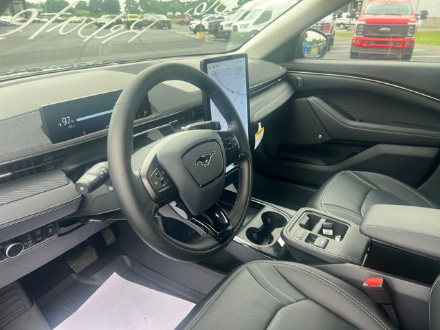 2025 Ford Mustang Mach-E Premium - Photo 30