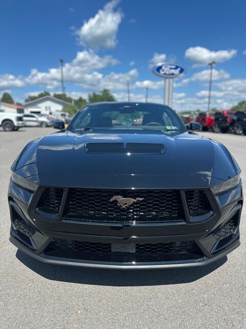 2025 Ford Mustang GT Premium photo 2
