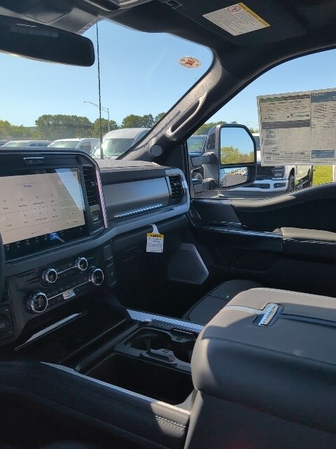 2026 Ford F-350 Platinum photo 3