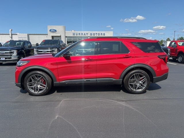 2025 Ford Explorer ST photo 3