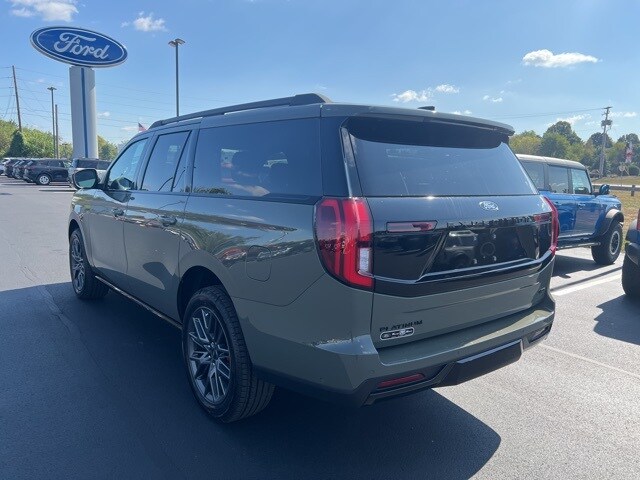 2025 Ford Expedition MAX Platinum photo 2