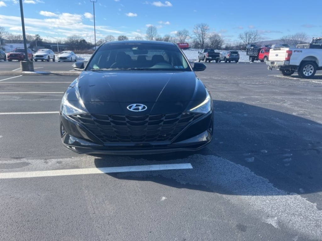Used 2023 Hyundai Elantra HEV Blue Sedan