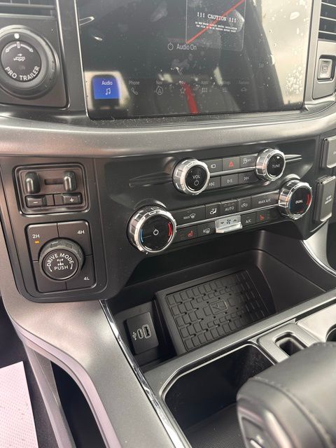 2025 Ford F-150 XLT - Photo 18