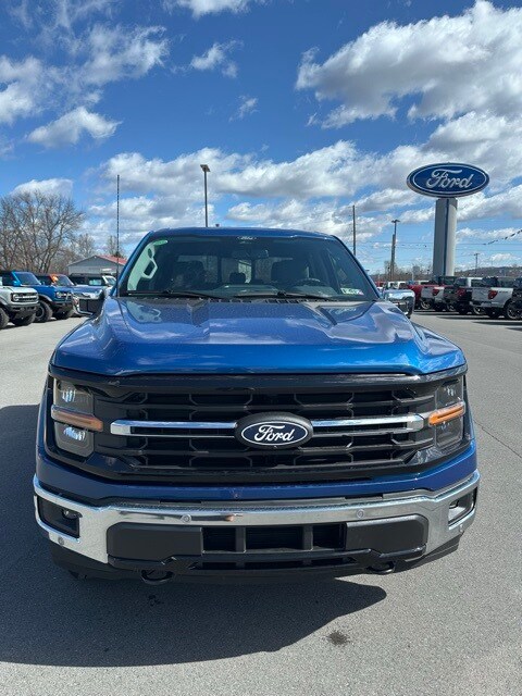2025 Ford F-150 XLT photo 2