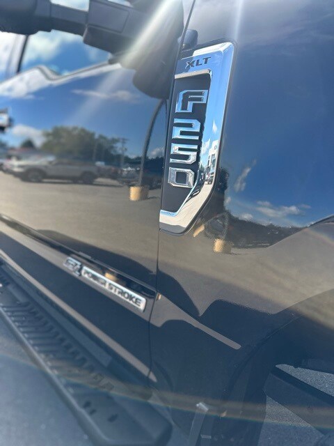 2018 Ford F-250 XLT photo 2