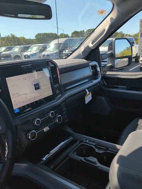 2026 Ford F-250 Lariat photo 3