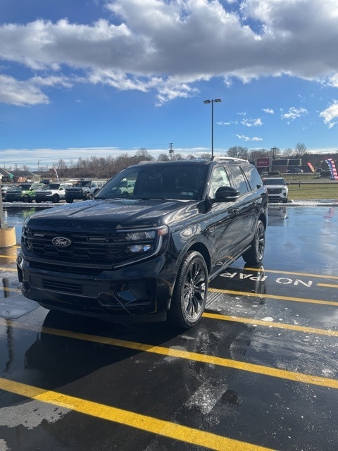 2025 Ford Expedition Platinum's photo