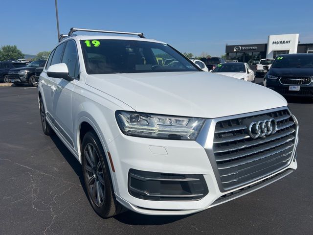 2019 Audi Q7 45 Premium Plus quattro Tiptronic's photo