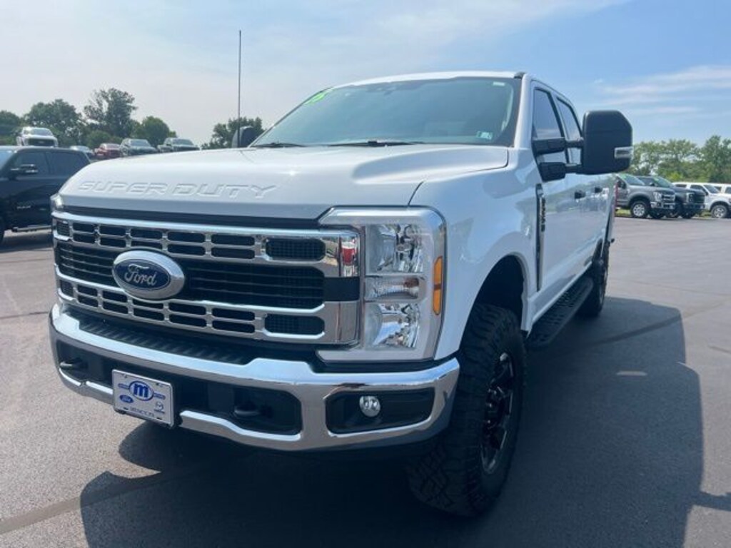 Used 2025 Ford F-250 XLT Crew Cab Truck