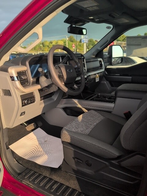2026 Ford F-250 XLT photo 2