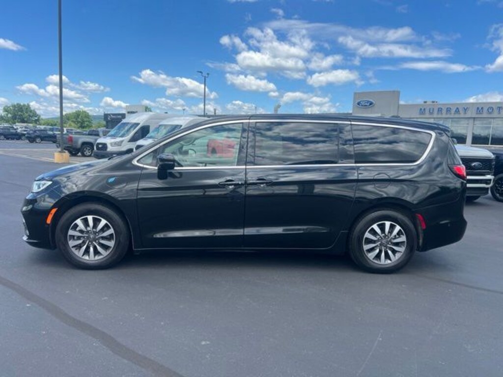 Used 2022 Chrysler Pacifica Hybrid Touring L Minivan/Van