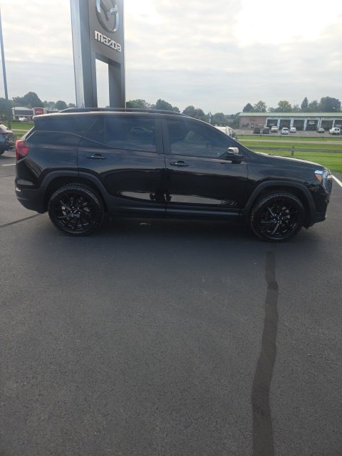 Used 2024 GMC Terrain SLE SUV