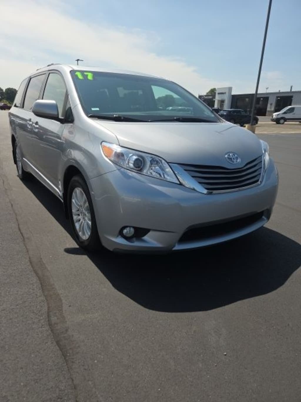 Used 2017 Toyota Sienna XLE Minivan/Van