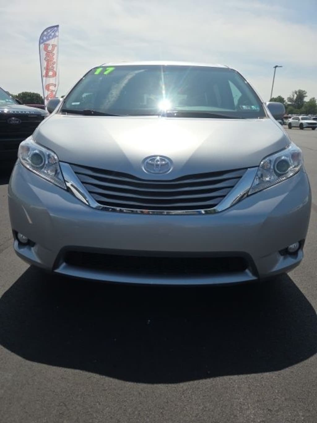Used 2017 Toyota Sienna XLE Minivan/Van