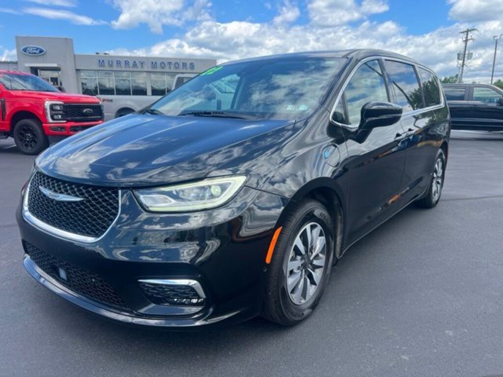 Used 2022 Chrysler Pacifica Hybrid Touring L Minivan/Van