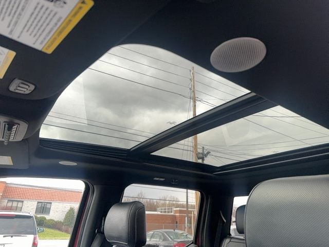 2021 Ford F-150 Raptor - Photo 17