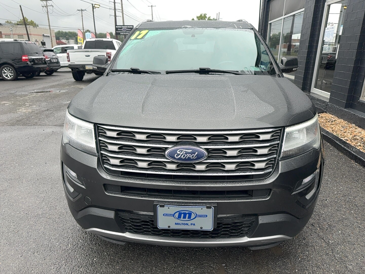 2017 Ford Explorer XLT photo 2