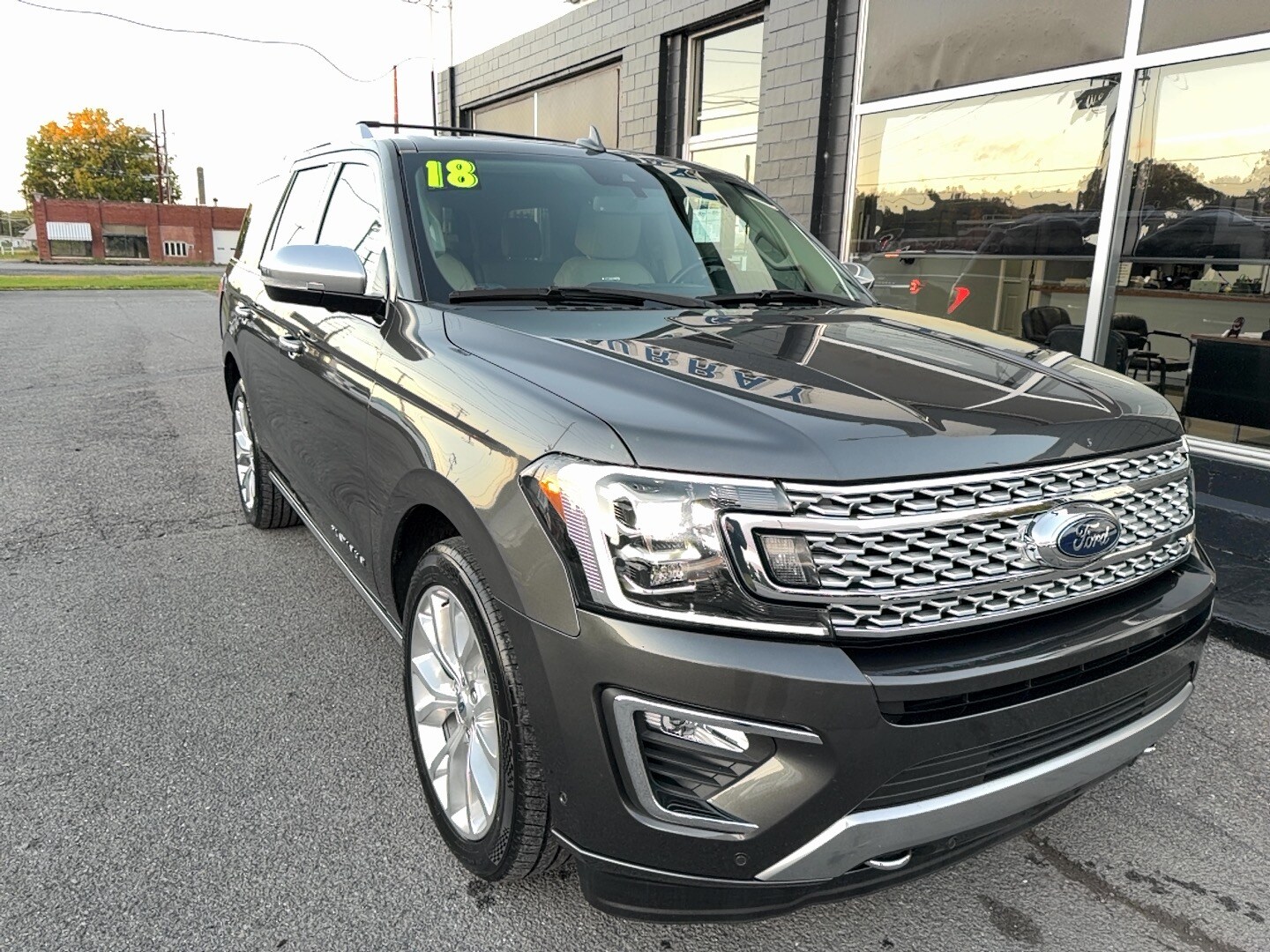 2018 Ford Expedition Platinum photo 2