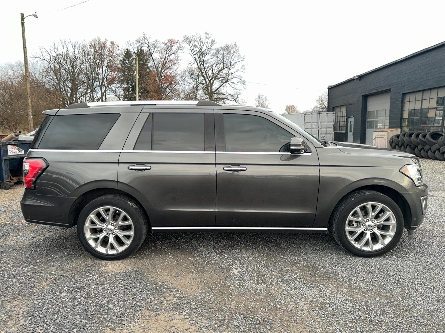 2019 Ford Expedition Limited photo 3