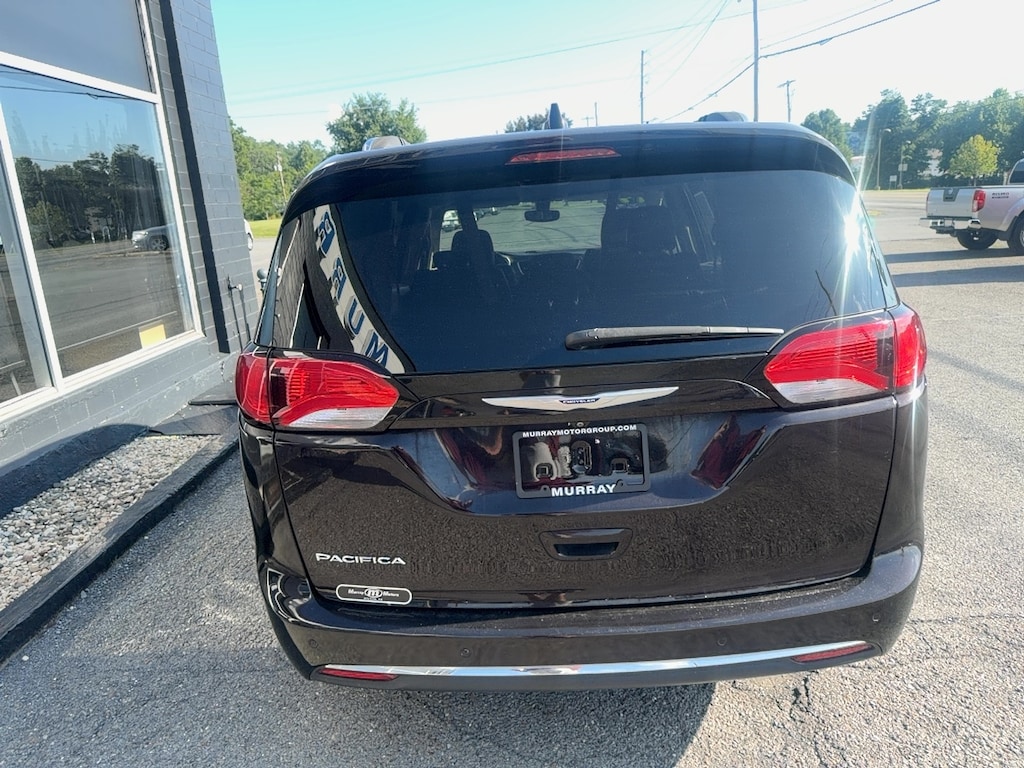 Used 2019 Chrysler Pacifica Touring L Minivan/Van