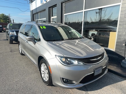 2018 Chrysler Pacifica Touring L Plus Minivan/Van