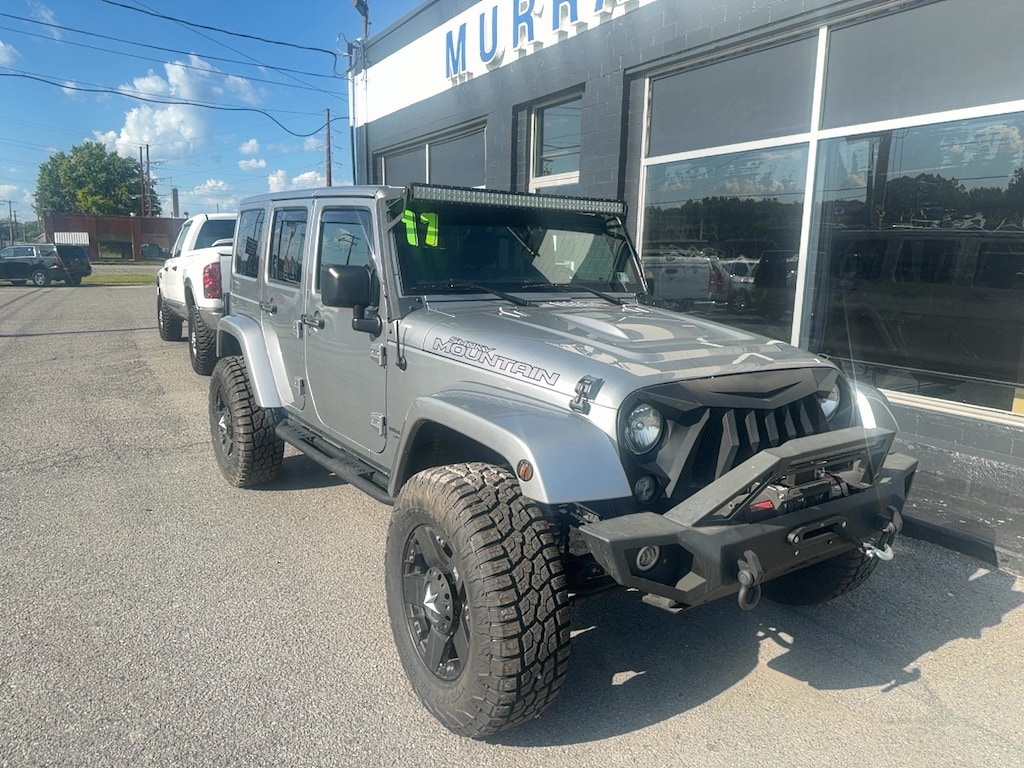 Used 2017 Jeep Wrangler Unlimited Sahara SUV