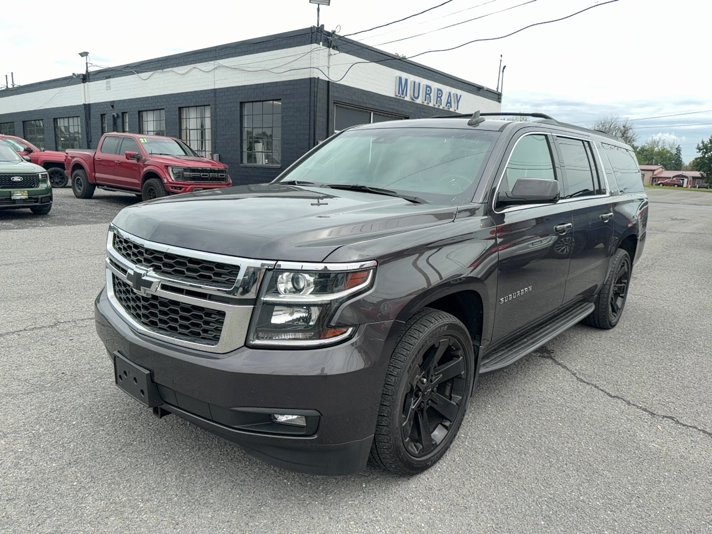 2018 Chevrolet Suburban 4WD 1500 LT's photo