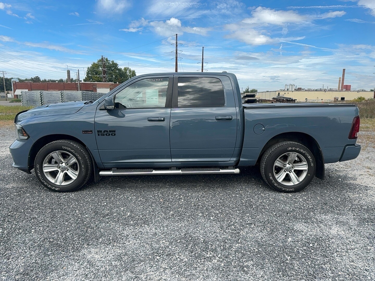 2015 Ram 1500 Sport photo 2