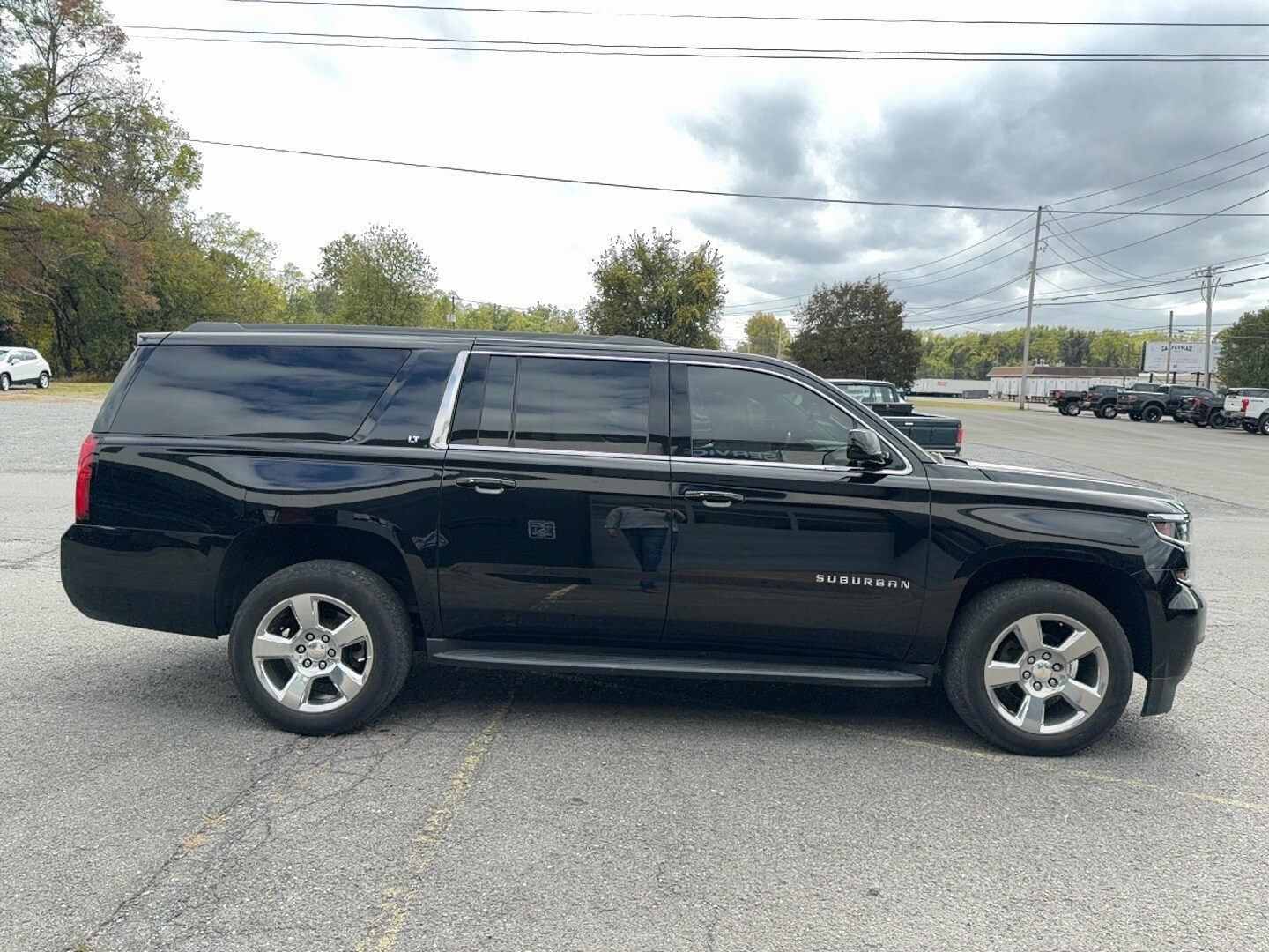 2020 Chevrolet Suburban LT photo 4