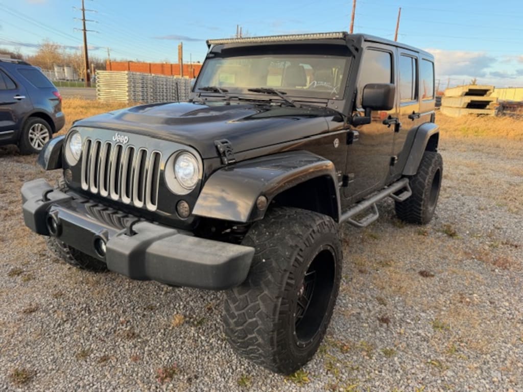 Used 2017 Jeep Wrangler Unlimited Sahara SUV