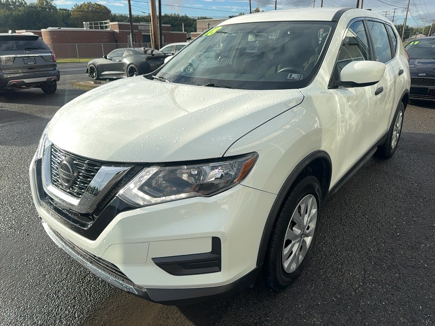 2018 Nissan Rogue S AWD photo 2