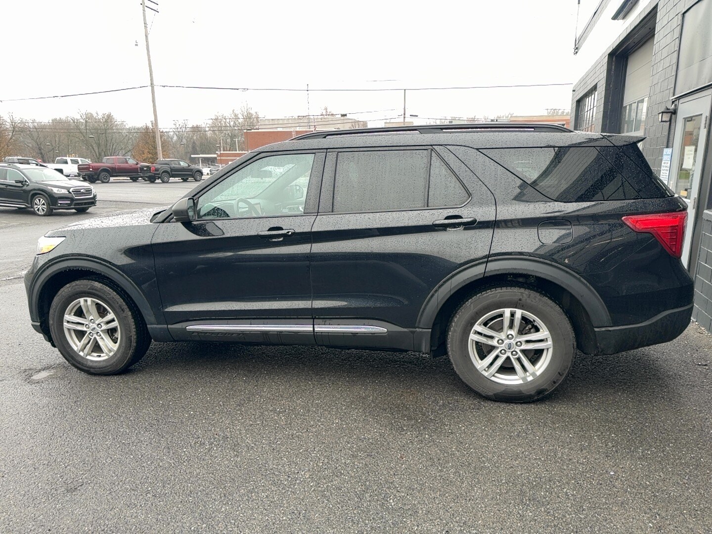 2020 Ford Explorer XLT photo 2