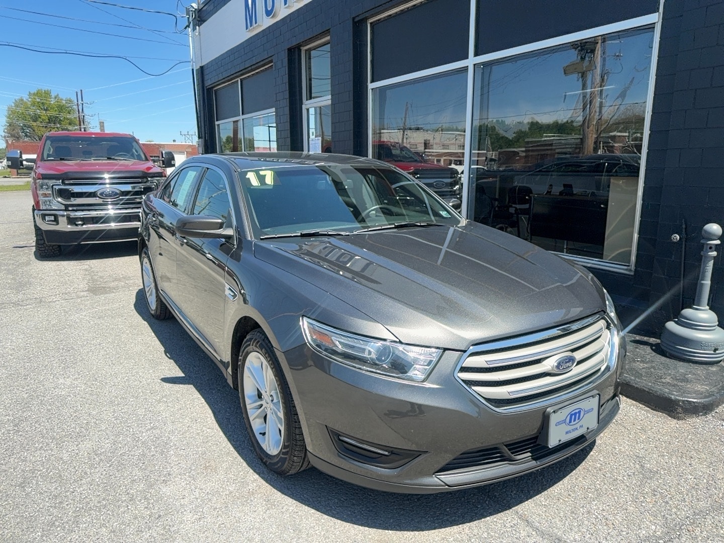 2017 Ford Taurus SEL FWD's photo