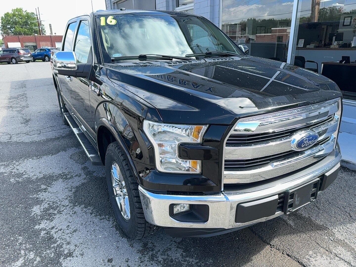 2016 Ford F-150 Lariat photo 2