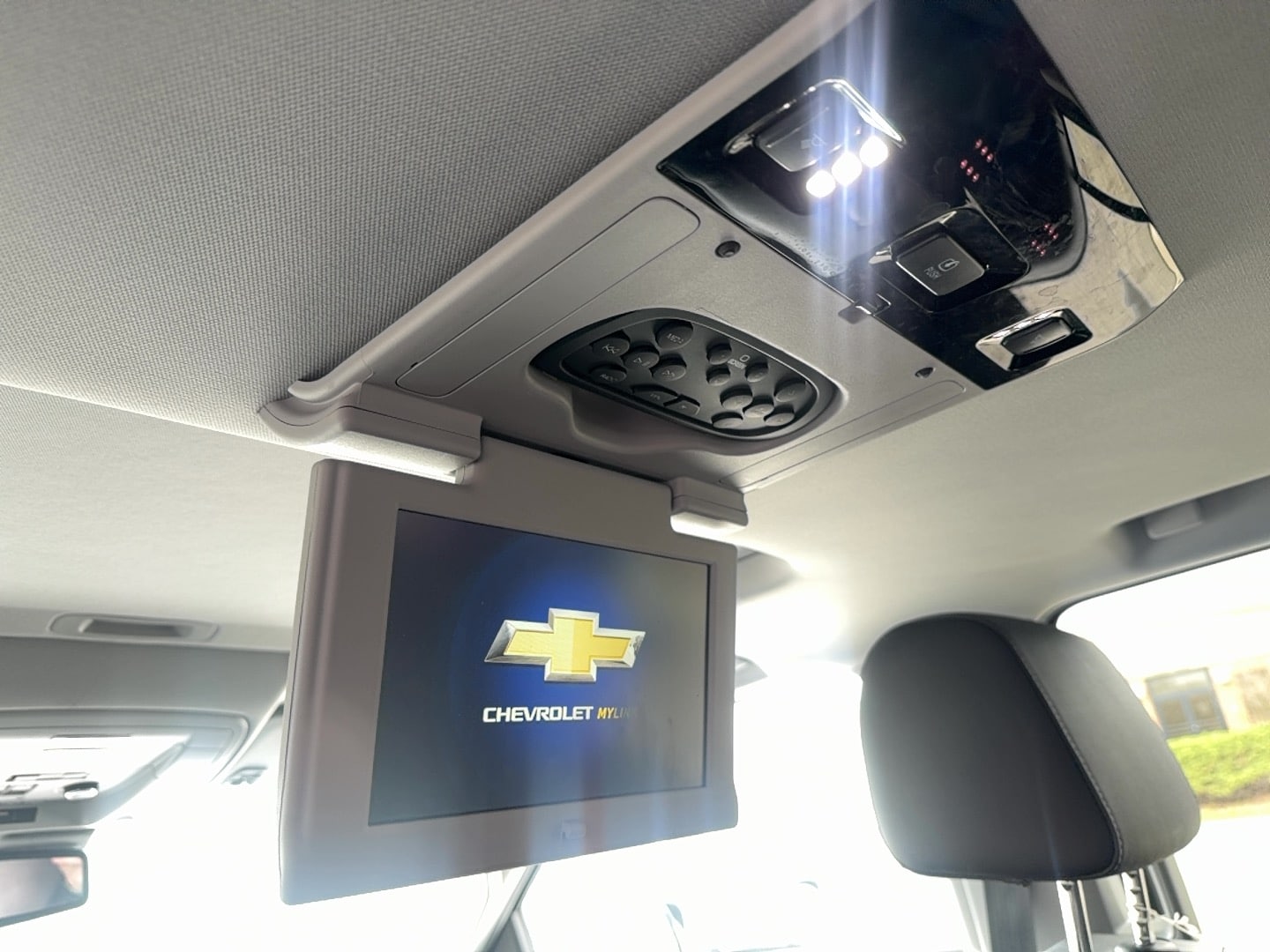 2018 Chevrolet Tahoe LT - Photo 16