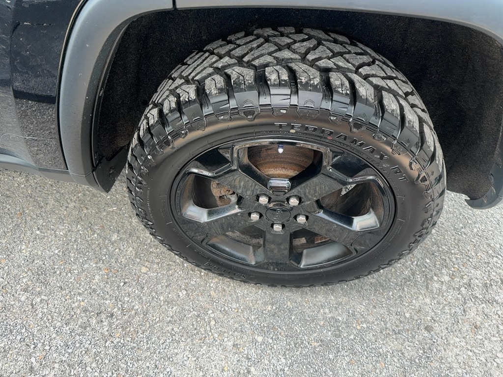 Used 2018 Jeep Grand Cherokee Laredo SUV